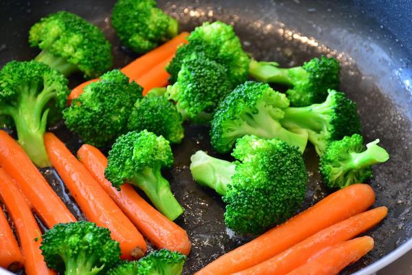 Vegetable Consumption Significantly Reduces Liver Cancer Risk